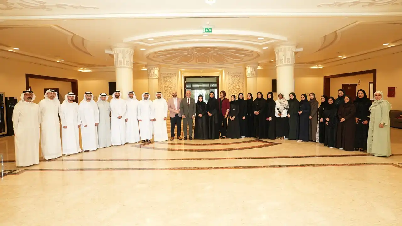 جامعة الشارقة تختتم الدبلوم المهني بعد 100 ساعة تدريبية ناجحة
